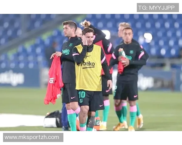 意甲激战巴萨与尤文图斯战成平局神扑时刻引发全场沸腾数据分析揭示精彩瞬间