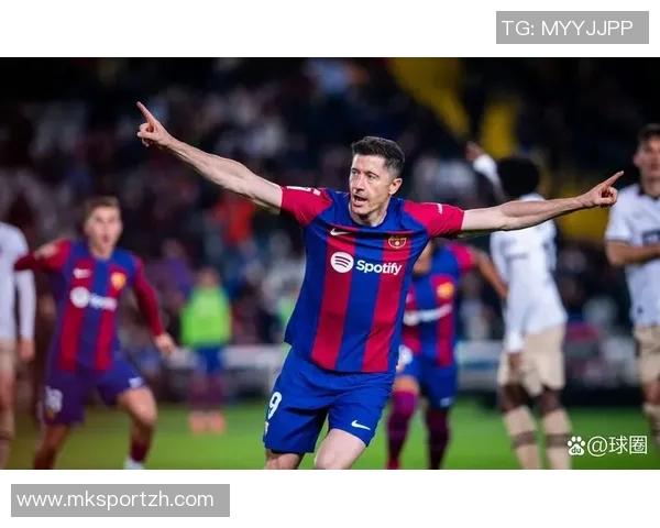 西甲盛宴：AC米兰狂胜多特蒙德帽子戏法引爆全场激情