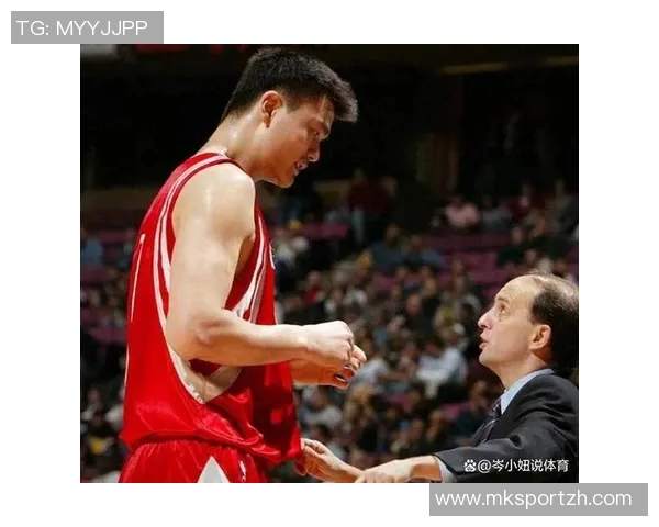 姚明在休斯敦大学的篮球传奇与学术成就交织的辉煌人生