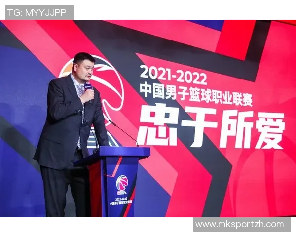 姚明跨界时尚界挑战自我化身模特展现不一样的魅力与风采