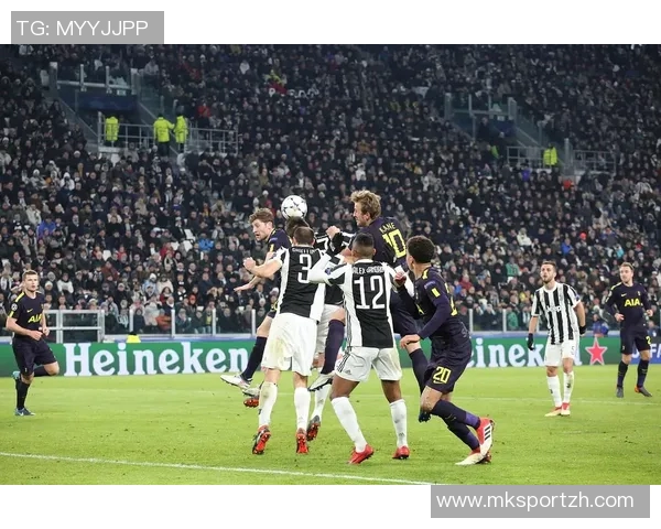 友谊赛精彩回顾：那不勒斯绝杀尤文图斯全场沸腾瞬间解析