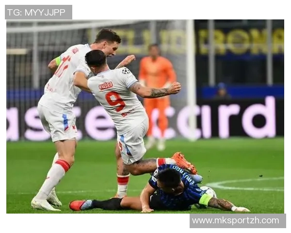 德甲激战：那不勒斯险胜AC米兰神扑引发争议判罚全场沸腾