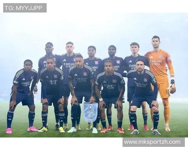 欧冠精彩对决：里昂与莱比锡战成平局乌龙球成比赛转折点